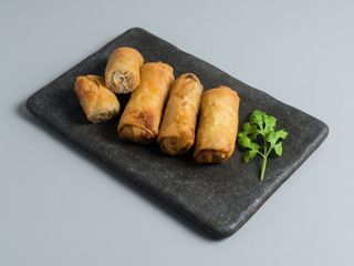 912. Rollitos de Primavera de Cerdo al Curry Curry Pork Spring Rolls