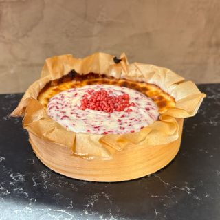 Tarta de queso con yogurt y frambuesa