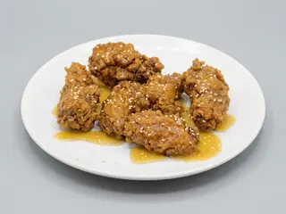 Pollo Frito con Salsa de Mostaza Y Miel