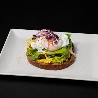 Tostada de Huevo Poché