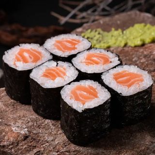 Maki de salmón (6 uds.)