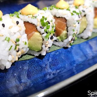 Uramaki spicy salmón (8 uds.)
