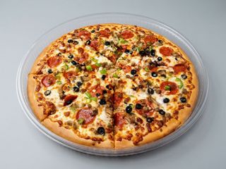 6. Pizza De Jamón Y Roquefort (28 Cm.)