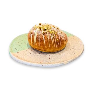 Brioche relleno de pistacho y chocolate blanco NEW IN
