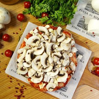 Pinsa De Pollo E Funghi
