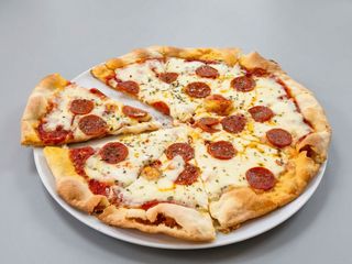 Pizza De Pepperoni (29cm.)