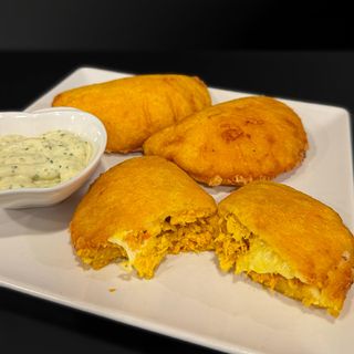 3 Empanadas de Pollo