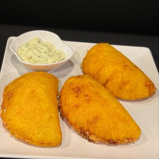 3 Empanadas Hawaianas