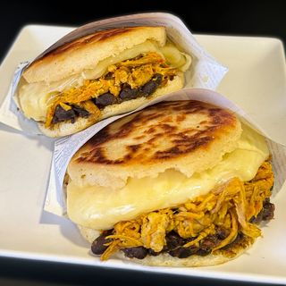 2 Arepas Venezolanas