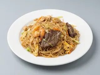 30. Fideos Fritos tres delicias 