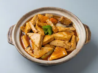66. Cazuela De Tofu Con Salsa
