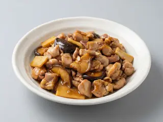 42. Pollo Con Bambú Y Setas