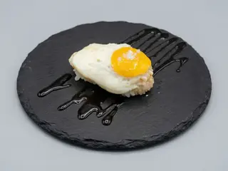 616. Nigiri De Huevo De Codorniz