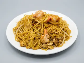 29. Tallarines Fritos Con Gambas