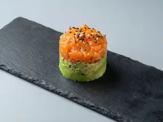 626. Salmón Cake