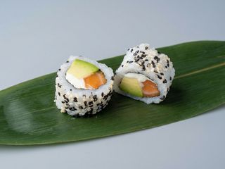 California Roll  De Salmón  queso(8 Pza.)