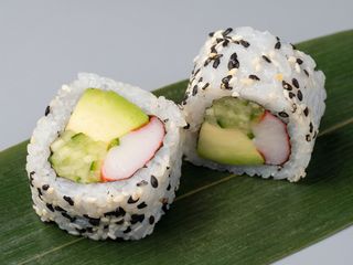 California Roll De Pepinos Surimi (8 Pza.)