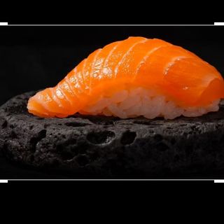 Nigiri salmon