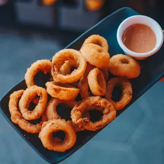 Aros de Cebolla con Mayo Picante