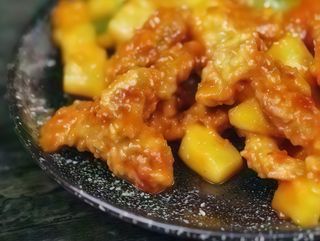 43. Cerdo Rebozado Con Salsa De La Casa