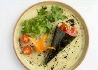 105. Temaki De Atún (1 Pza.)