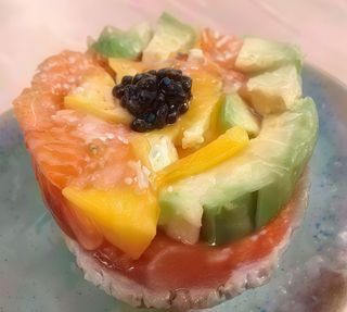 114. Tartar De Salmón