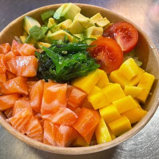 Poke salmón