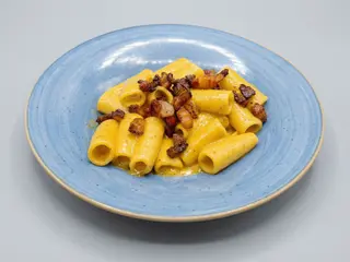 Rigatoni Carbonara Auténtica