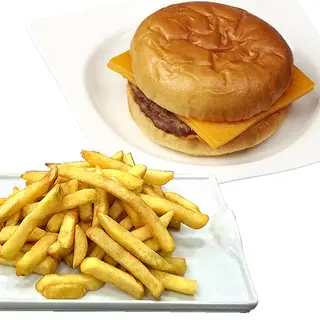 Hamburguesa De Ternera Con Bacón Y Patatas Fritas