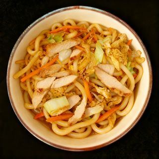 鸡肉乌冬 Udon Con Pollo Y Verdura