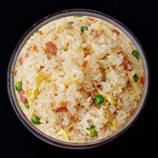 三鲜炒饭 Arroz Tres Delicias