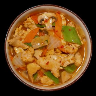 辣子鸡 Pollo con salsa picante