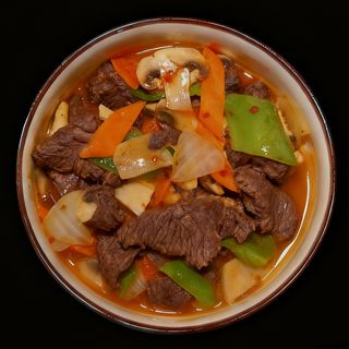 辣子牛 Ternera con salsa picante 