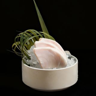 Sashimi de pez mantequilla （6pzs）