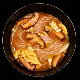 粉干汤 Sopa de fideos