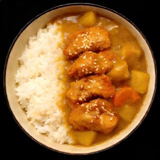炸鸡块咖喱饭karaage curry