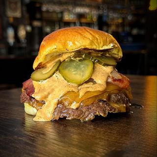 Royal Smash Club Burger