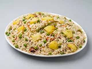 Arroz con carne de kabab