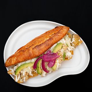 Tortas De Chilaquiles
