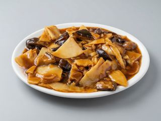 bambu y setas salteadas