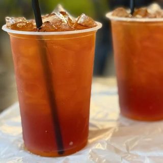 Té frío negro melocotón