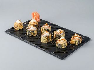 Maki salmón en tempura (8 Pzs.)