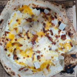 Pizza carbonara