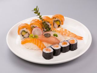 145-Ymi sushi party