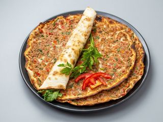  Lahmacun Con Queso (Pizza Turca)