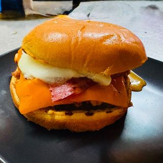 BURGER PULLED CHICKEN BARBACOA