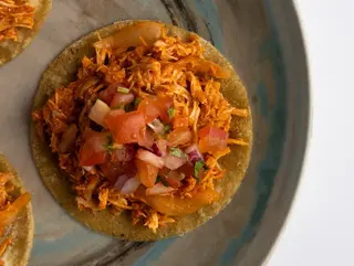Tacos de Tinga de Pollo (5 unidades)