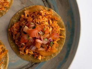 Tacos de Tinga de Pollo (5 unidades)