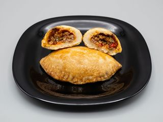 Empanadilla horneada de carne molida mixta (cerdo y ternera)