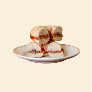 Bagel Con Peanut Butter & Jelly